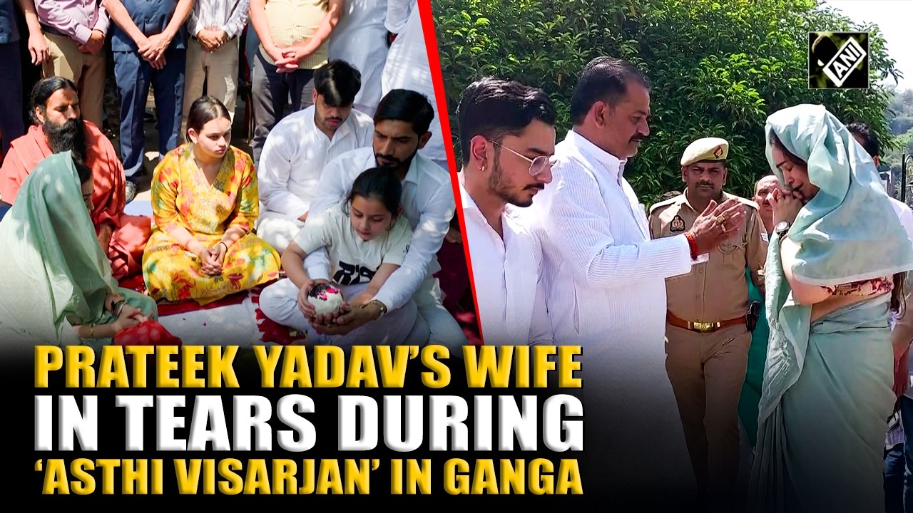Emotional! Prateek Yadav&rsquo;s wife Aparna Yadav in tears during &lsquo;Asthi Visarjan&rsquo; in Ganga