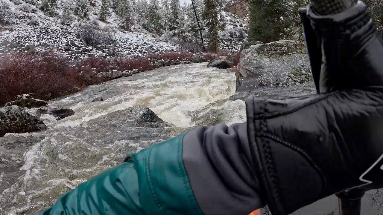 Riverhouse, Deschutes River, Oregon Kayaking 633-937 CFS