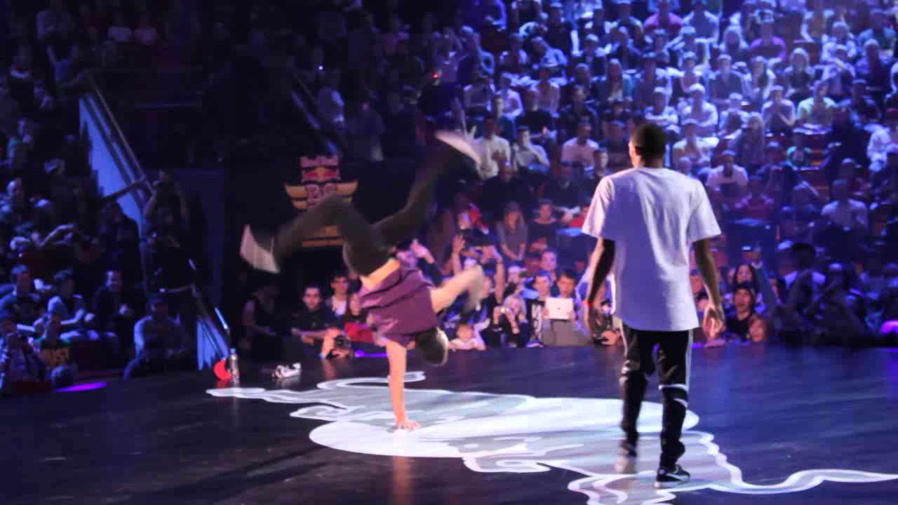 Red Bull BC One Moscow 2011 - Morris vs Lil G (1/2) [HD]