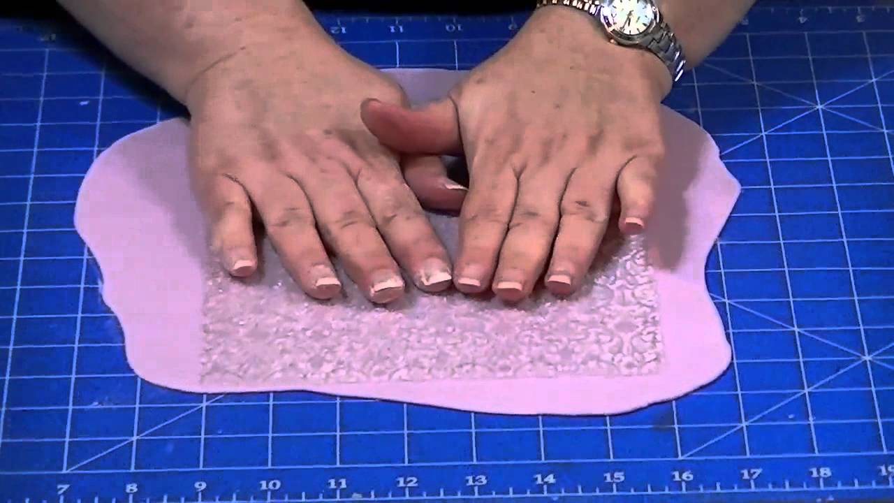 How to Emboss Fondant