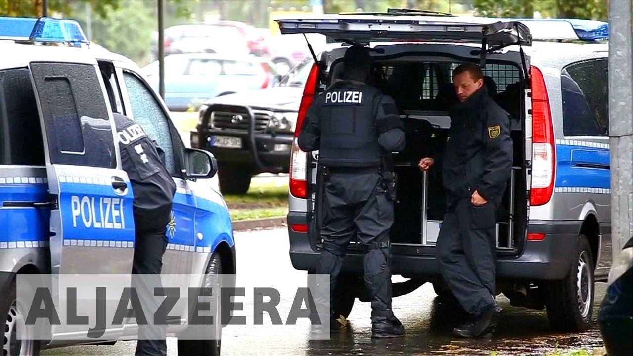 German police hunt bomb-plot suspect