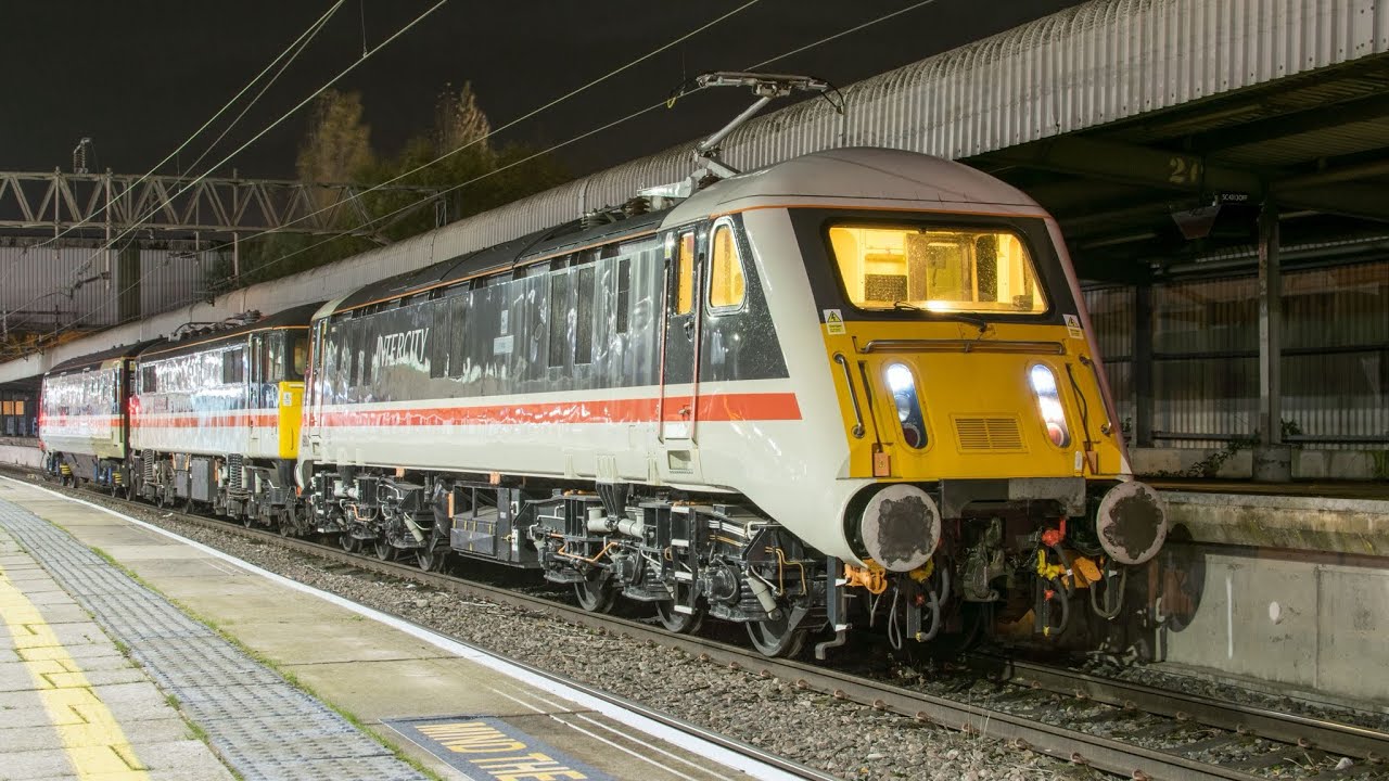 Class 89 &lsquo;Avocet&rsquo; test run with a mk.3 DVT at Stafford Station