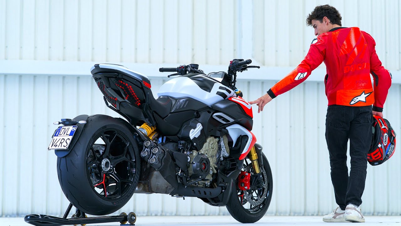 2026 Ducati Diavel V4 RS