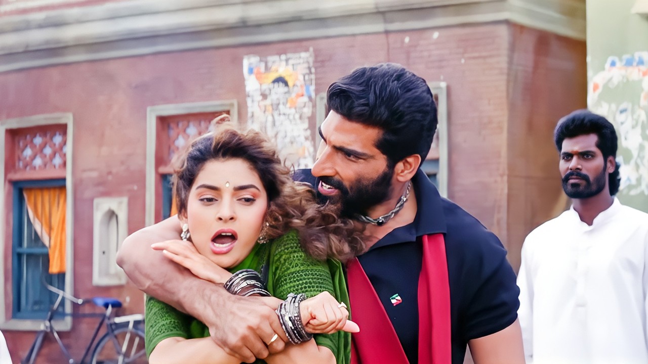 अभी तो मेरे हाथ तेरे ब्लाऊज़ तक पहुँचे है अगर तुम लोगो ने बात नहीं मानी तो इससे भी बुरा होगा