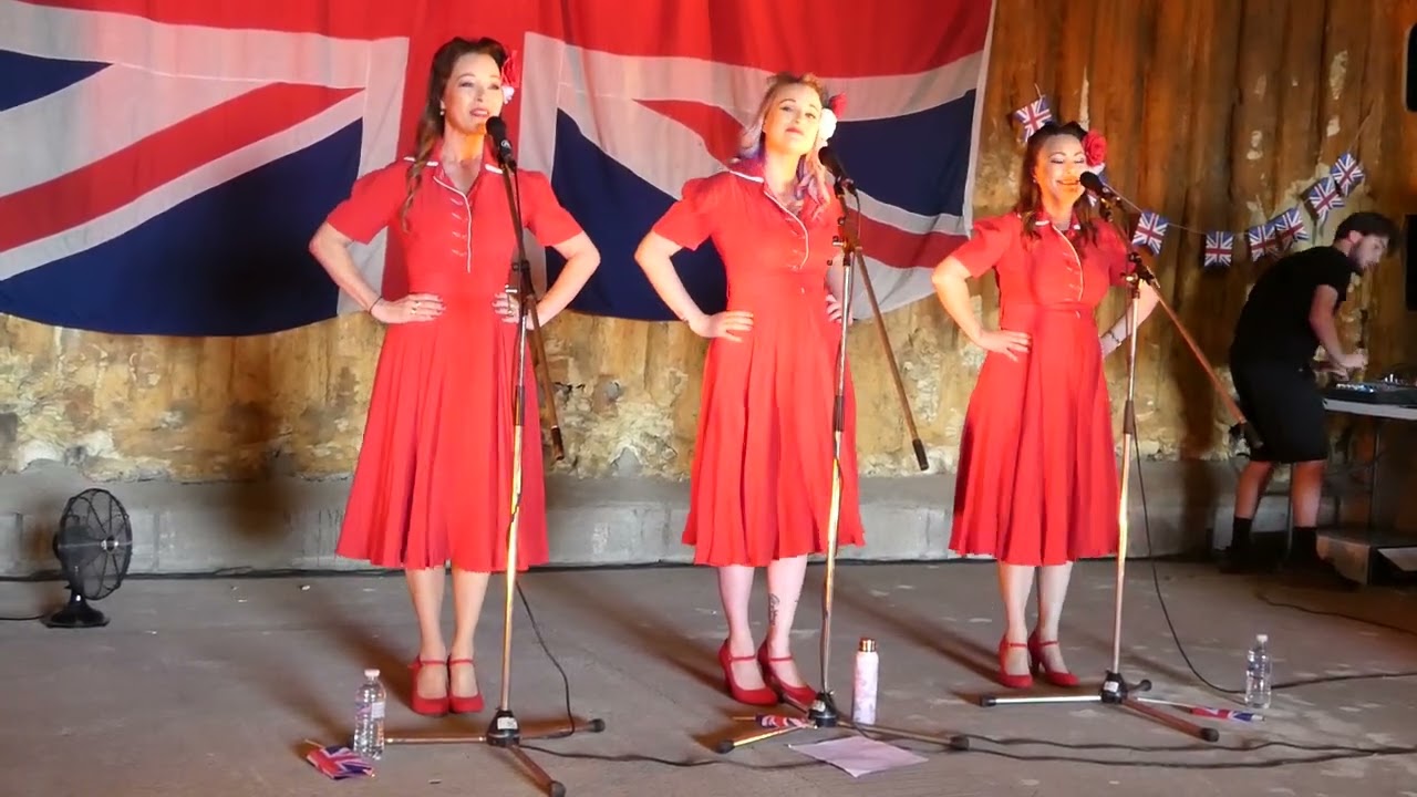 The Starlight Sisters  Boogie Woogie Bugle Boy Of Company B
