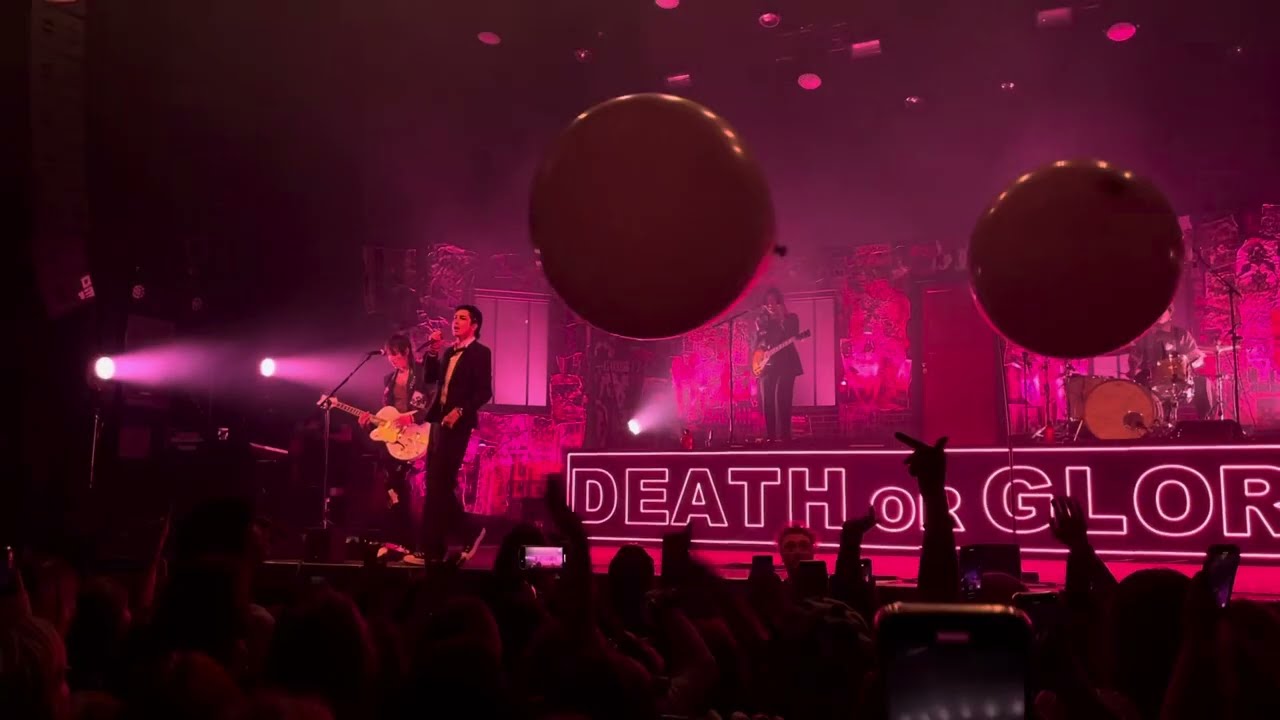 Palaye Royale - Ache In My Heart, Live at 013 Poppodium Tilburg