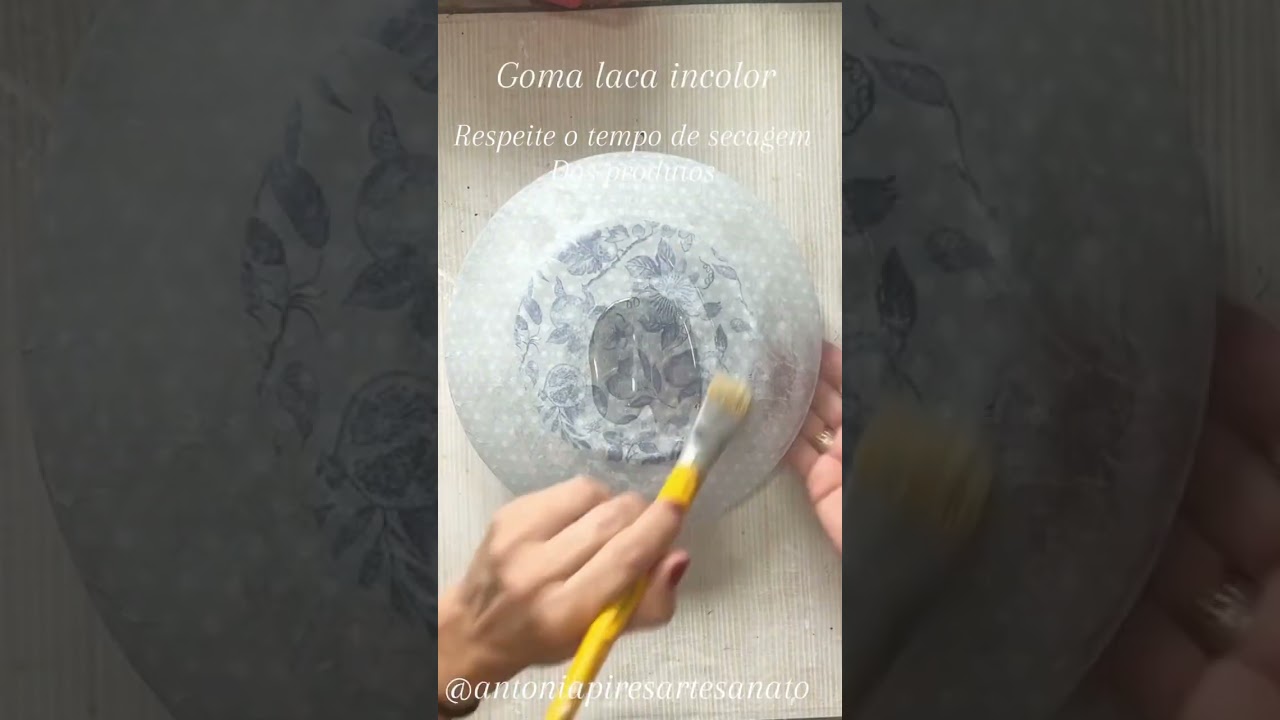 #diy  Como decorar prato com dois guardanapos de estampas diferentes ! 