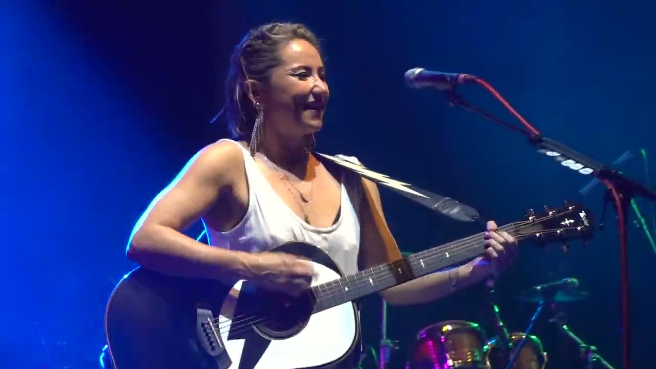 KT Tunstall - Black Horse & the Cherry Tree mash up