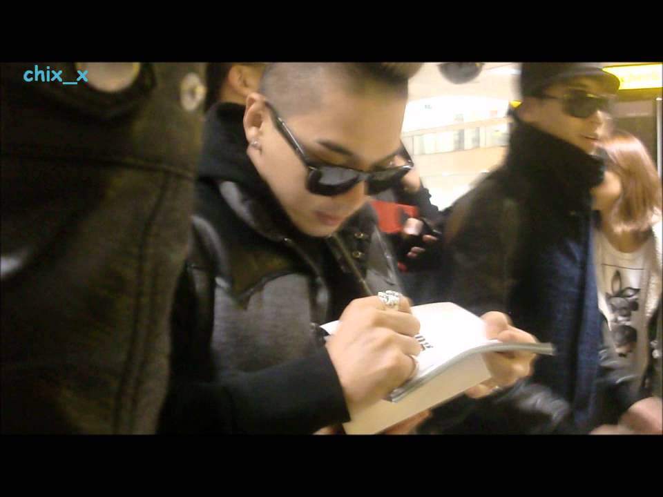 Big Bang Arrival at Heathrow Airport 07.11.11