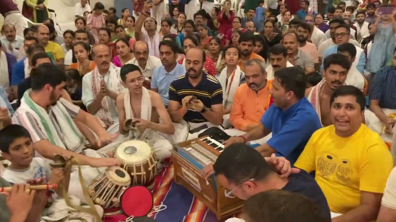 Bhajo Radhe Govinda Bhajo Radhe Gopal - Bhajan Satsang