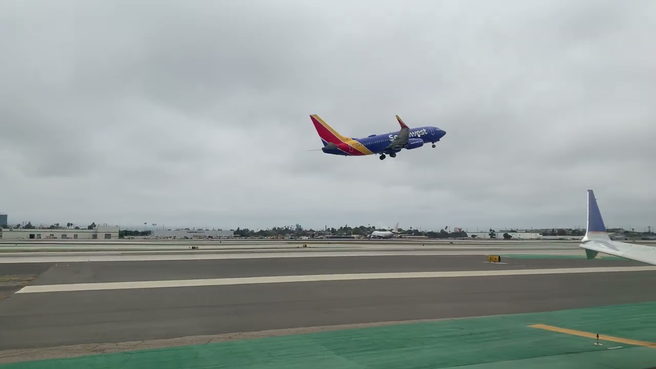 Copa Airlines Boeing 737 MAX Business Class | Los Angeles to Panama City LAX - PTY Flight Experience