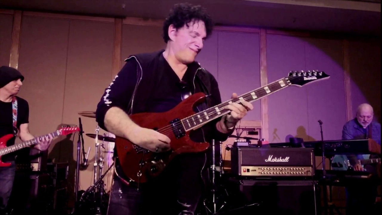 Joe Satriani and Neal Schon (G4 2019) concert jam: [La Grange, Crossroads, Red House].
