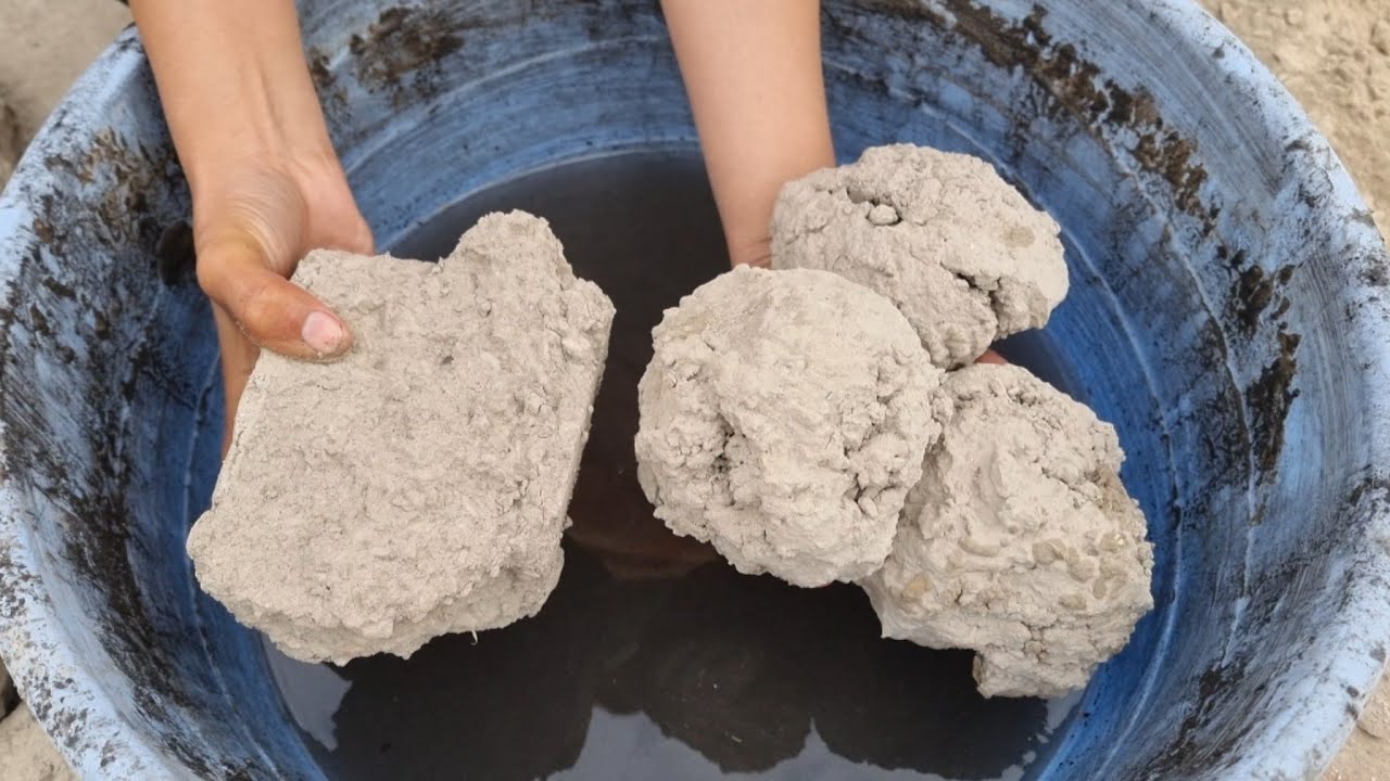 ASMR: Gritty Pure Mud Crumbling in Water 💦🤤 Mouthwatering Satisfying, Sleepaid