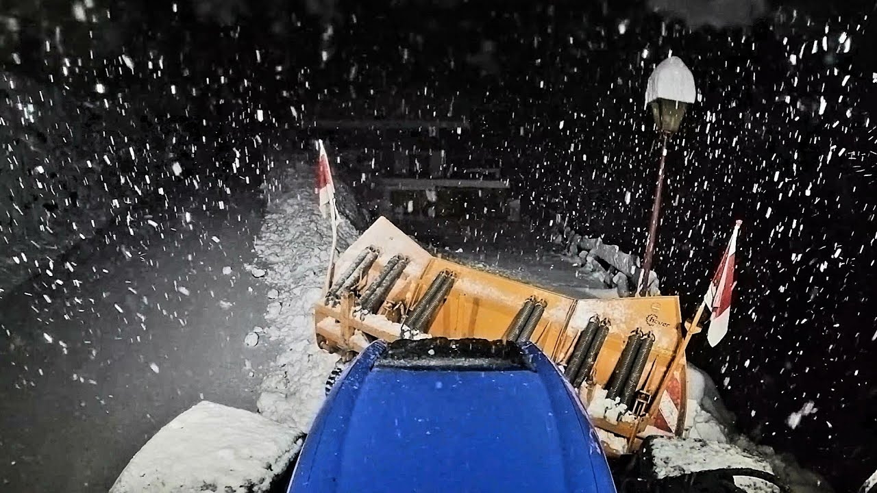 Snow removal in the snowy Tyrolean mountains!❄️❄️