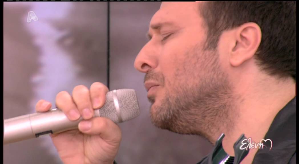 Entertv:Ο Πλούταρχος τραγουδάει στη Μενεγάκη