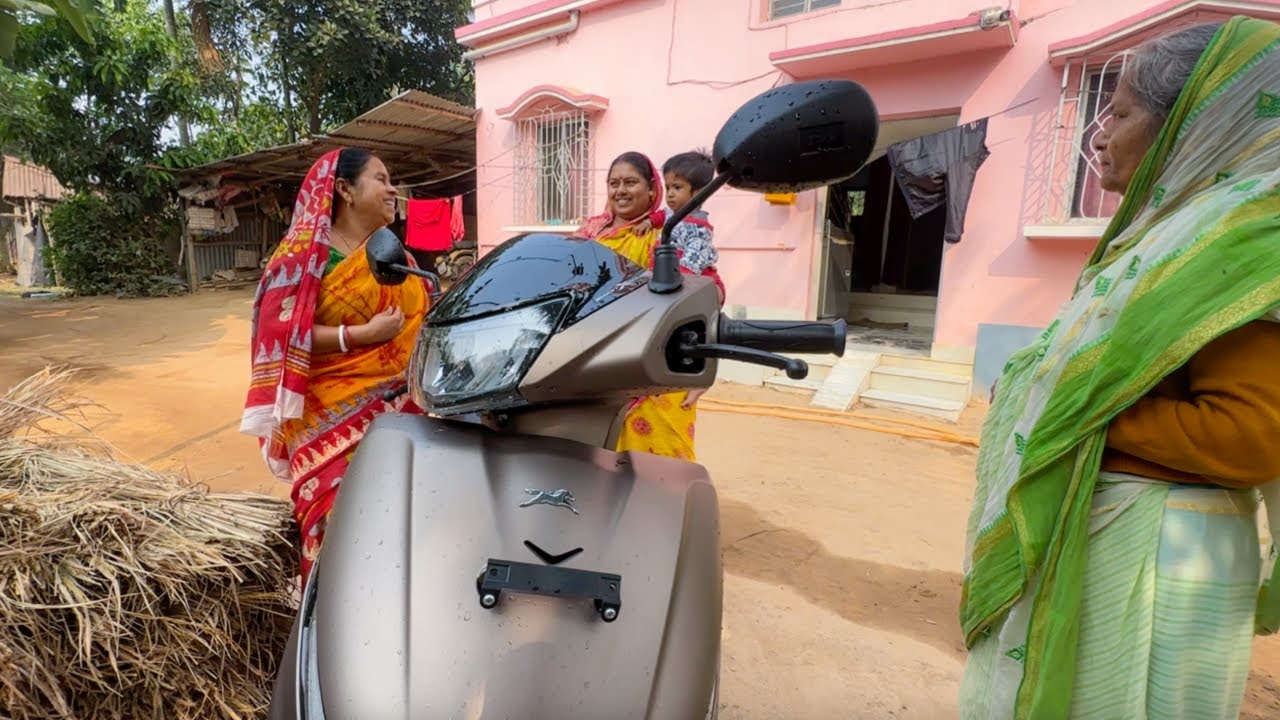 কাউকে না জানিয়ে নতুন স্কুটি নিয়ে এলাম |