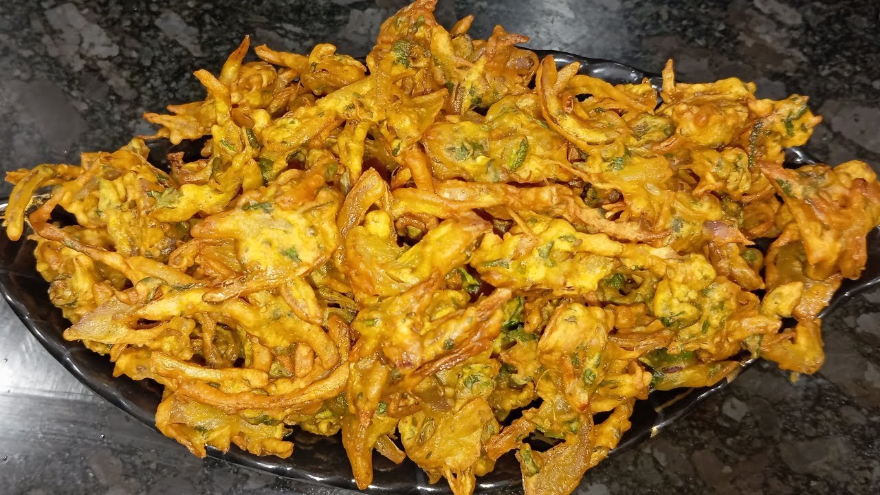 Crispy and Crunchy KANDA BHAJI Recipe || Onion Snack Recipe