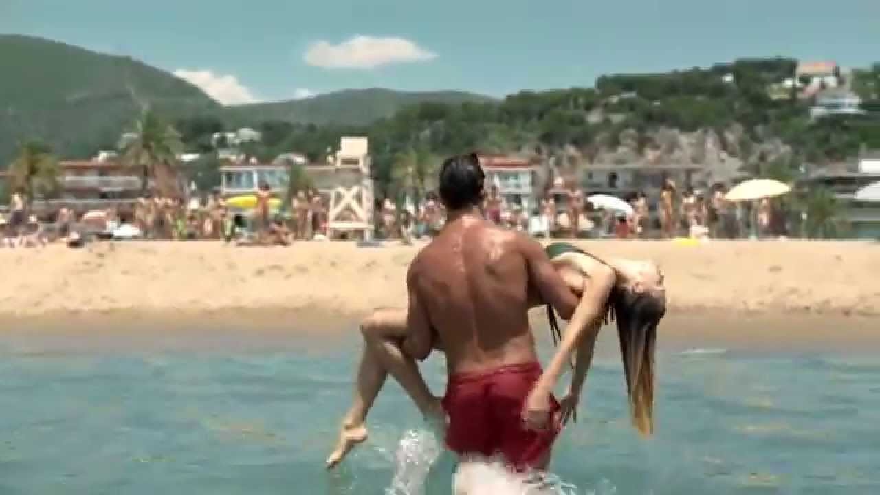 Axe Apollo Desodorante atacada por un tiburón