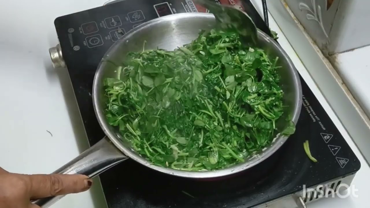 मिठातली मेथी नवीन पद्धत लसूण मेथी एकत्र शिजवून पहा मिरची न वापरता बनवून तर पहा ही पद्धत खूप टेस्टी