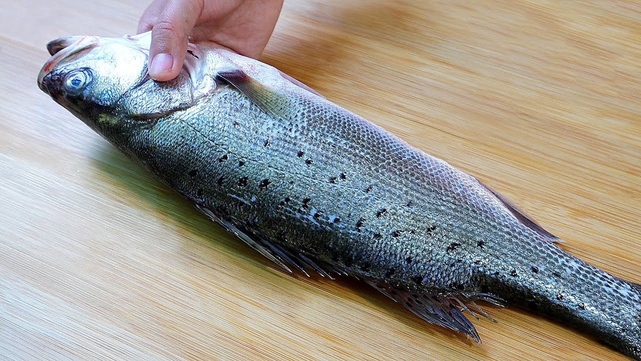 想吃烤魚不用去飯店，做法配方告訴你，香辣入味，學會做給家人吃【烤魚】