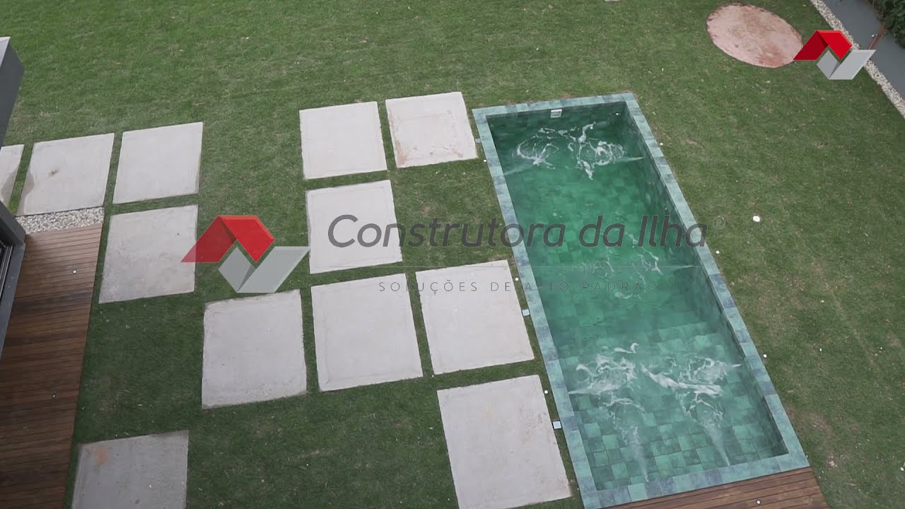 PISCINA desenvolvida no local