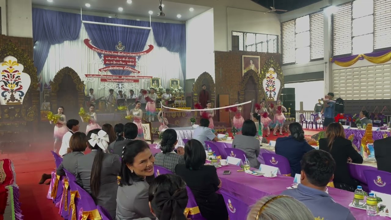 การแสดงนักเรียนเพื่อรับ รางวัลพระราชทาน