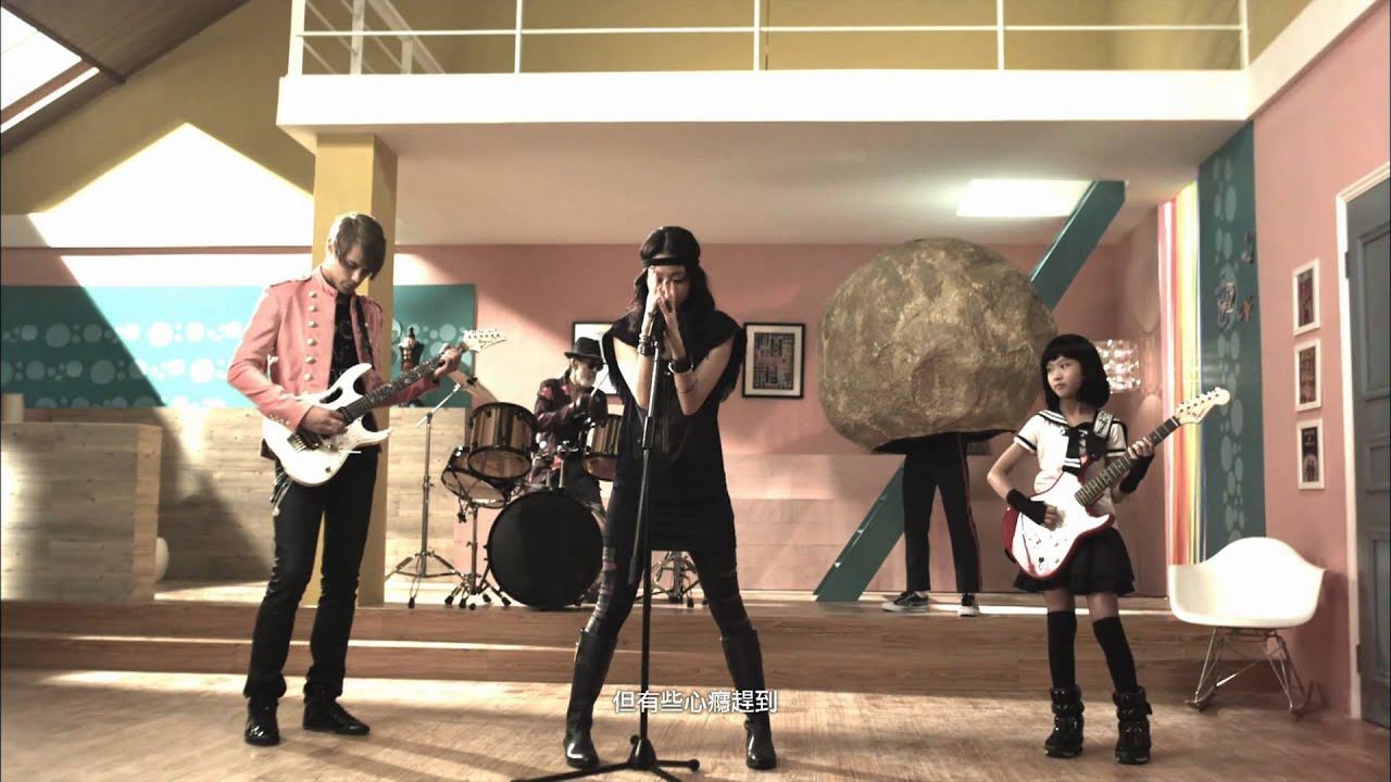 容祖兒 Joey Yung《澎湃 (百老滙廣告歌)》[Official MV]