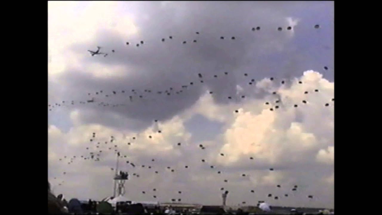 Dayton Airshow 7/94 82nd Airborne Jump