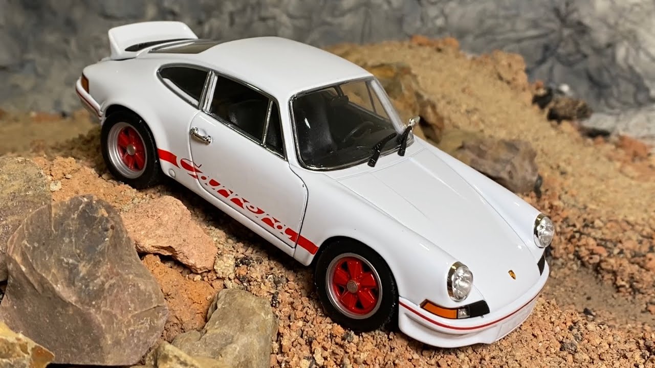 Porsche 911 Carrera RS 2.7 by Welly 1/24 - Miniature Detailing