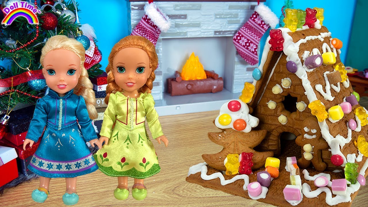 Elsa Anna Christmas Gingerbread House Decorating!