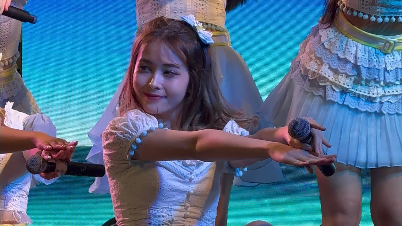 BNK48 - Sayonara Crawl | Niky FanCam (Sayonara Crawl Roadshow Central Mahachai) 220508