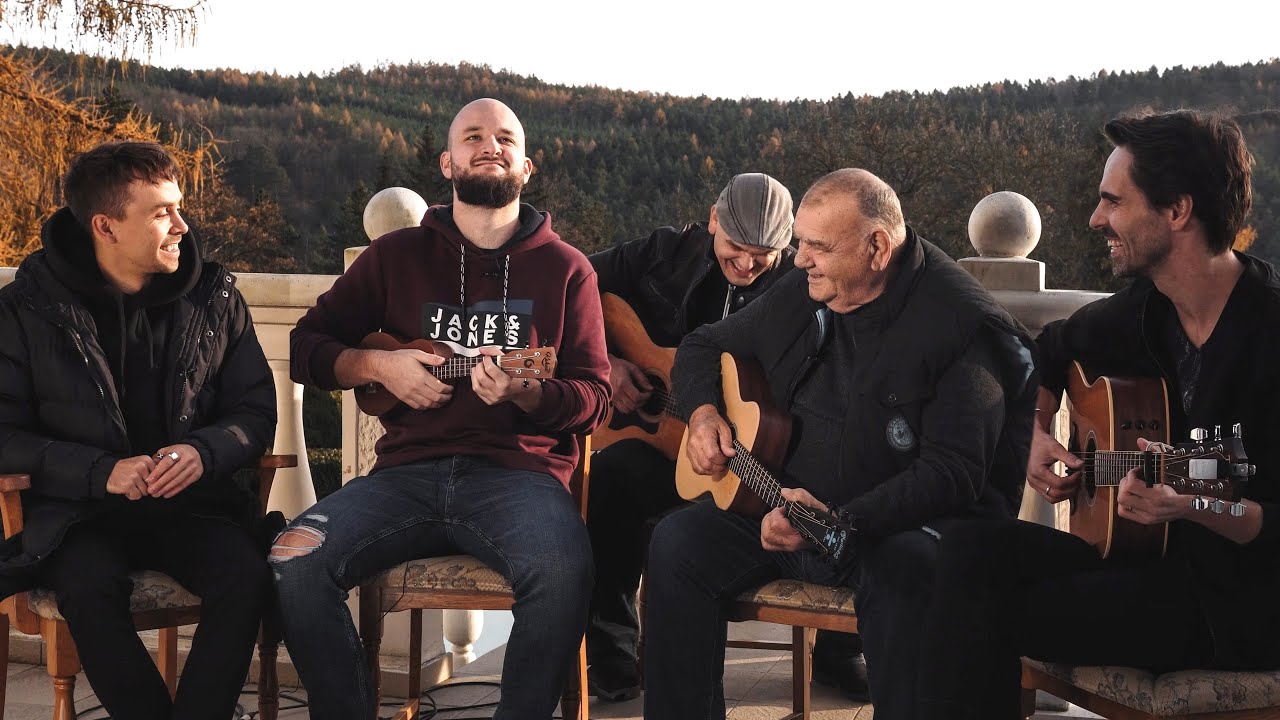 SLZA & POKÁČ A FRANTIŠEK A VOJTA NEDVĚDOVI | Stánky