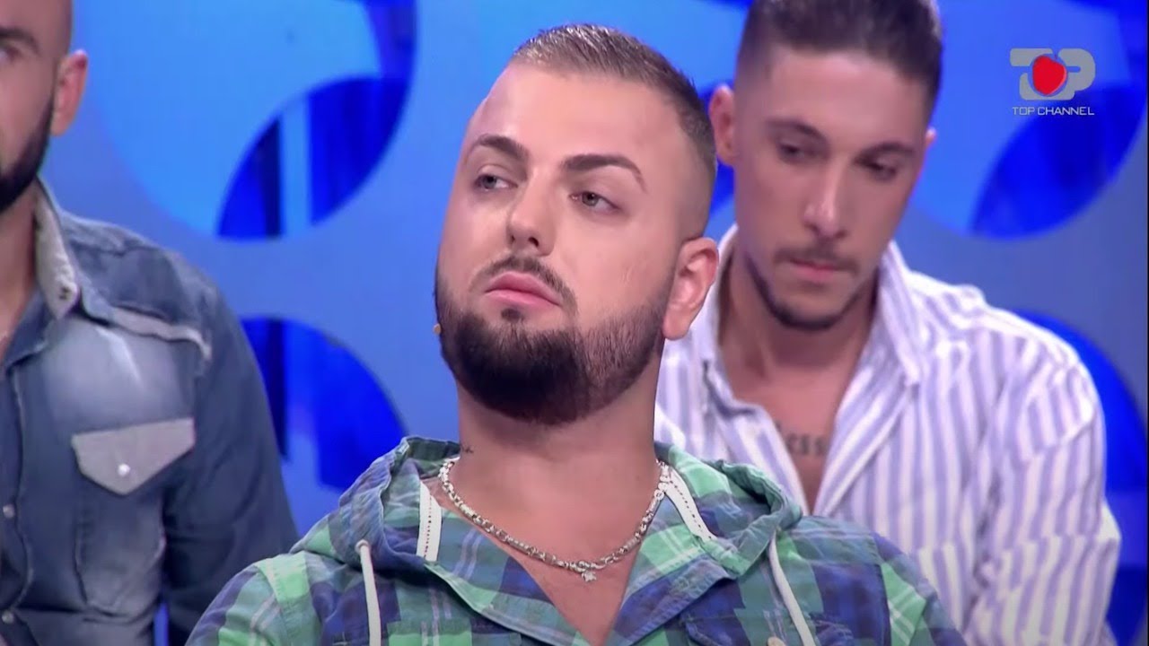 E papritur njëri nga djemtë, pranon se është biseksual