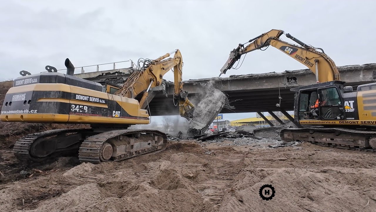 Demolice mostu D1 několika bagry | Cat 345B