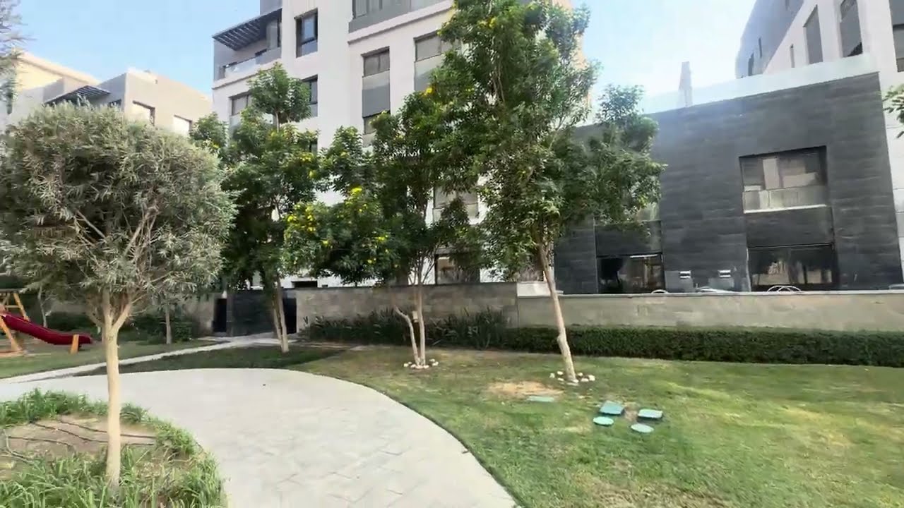شاهد دوبلكس فاخر متشطب استلام فوري في قلب التجمع الخامس 