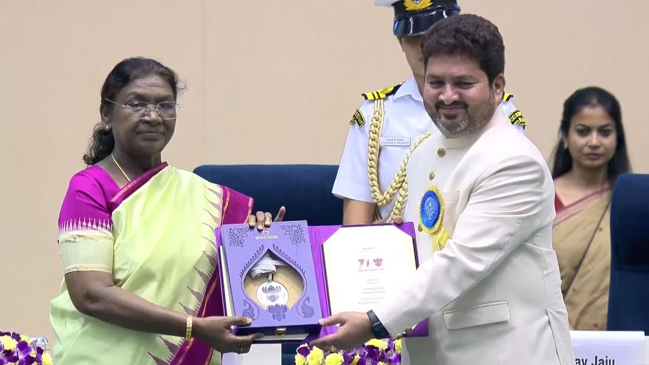 Lyricist Kasarla Shyam Receives National Award For Balagam |  71st National Film Awards