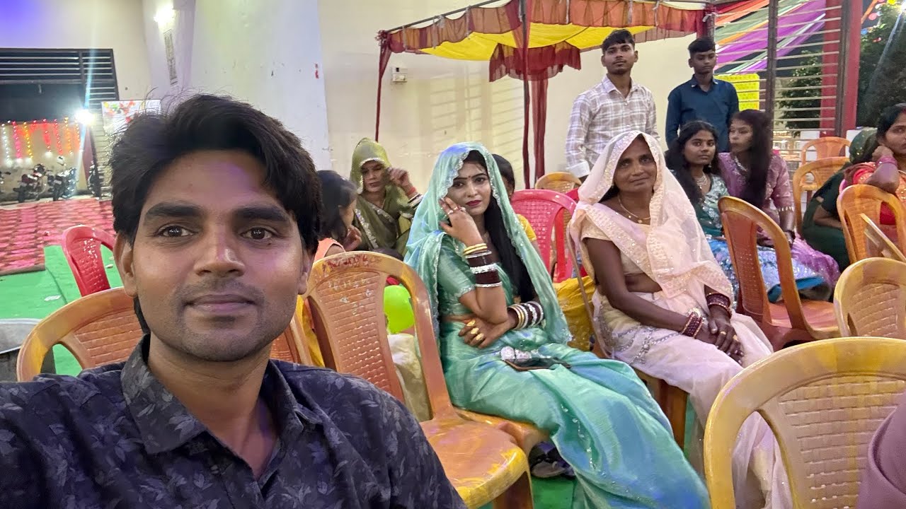 Shadi function मैं आये माँ जी के साथ 😊 थोड़ा बहुत हसी मजाक चलता है बुरा ना माने कोई 🙏😄