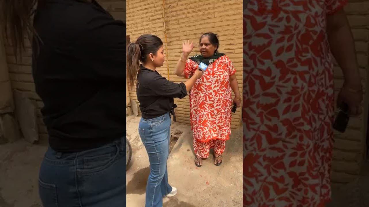 पड़ोसी ने रंजिश में पड़ोसी की गाड़ी पर बरसा दी ईंट, चकनाचूर हुई गाड़ी...#faridabadnews 
