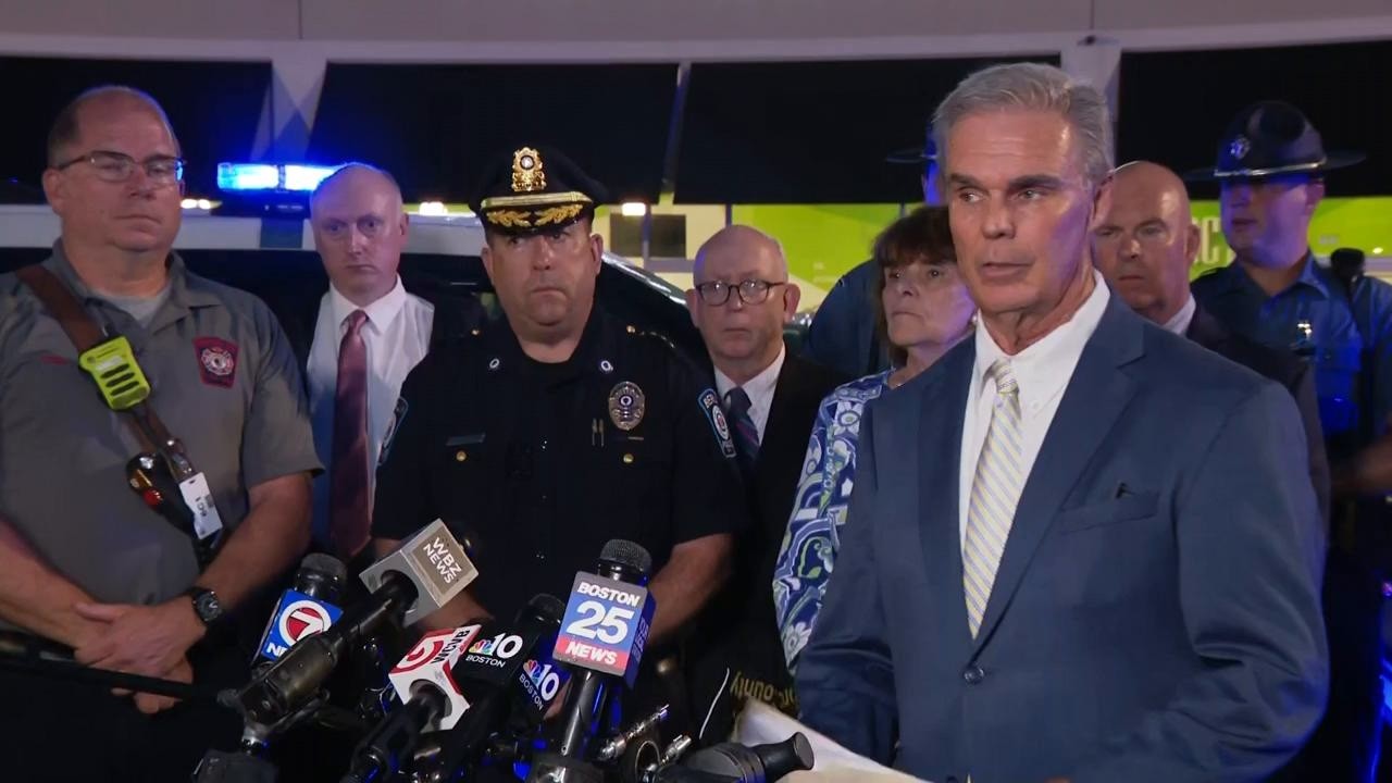 Officials provide update on shooting at Berlin shopping center