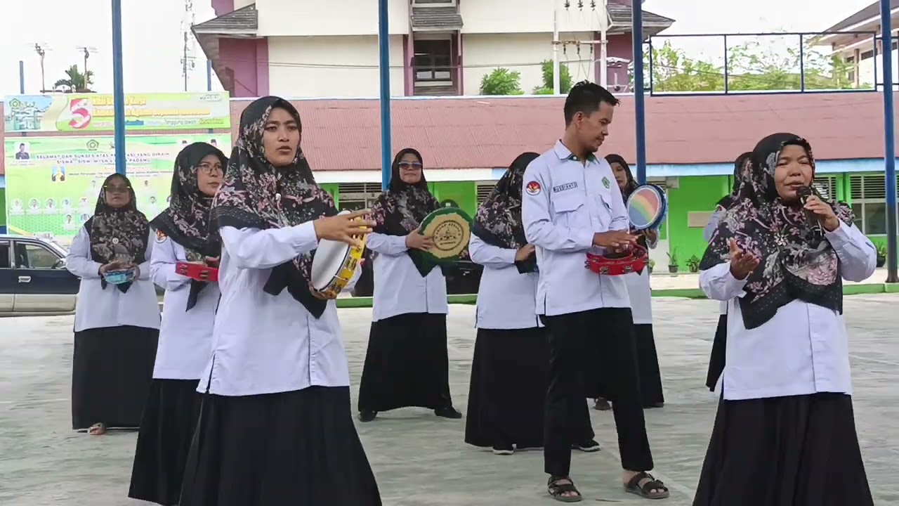 Tim Qasidah Rebana MTsN 6 Kota Padang