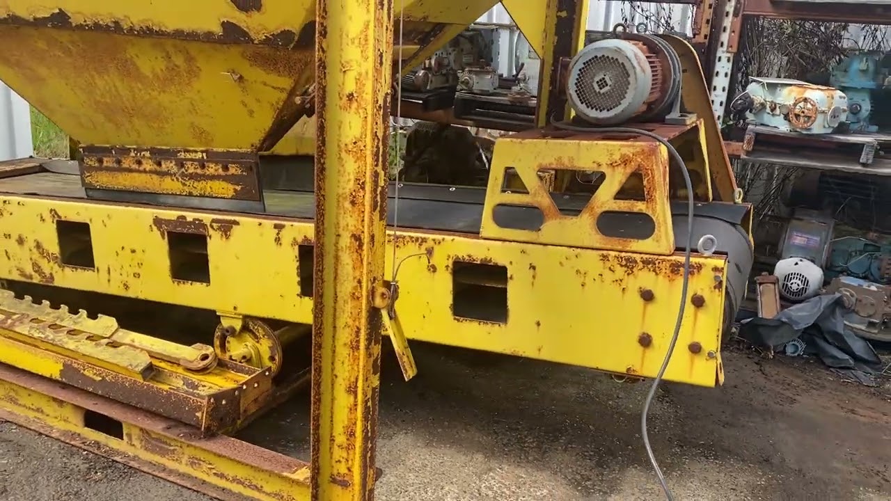 Hopper Feeder approx 3m3 with grizzly stock BT106