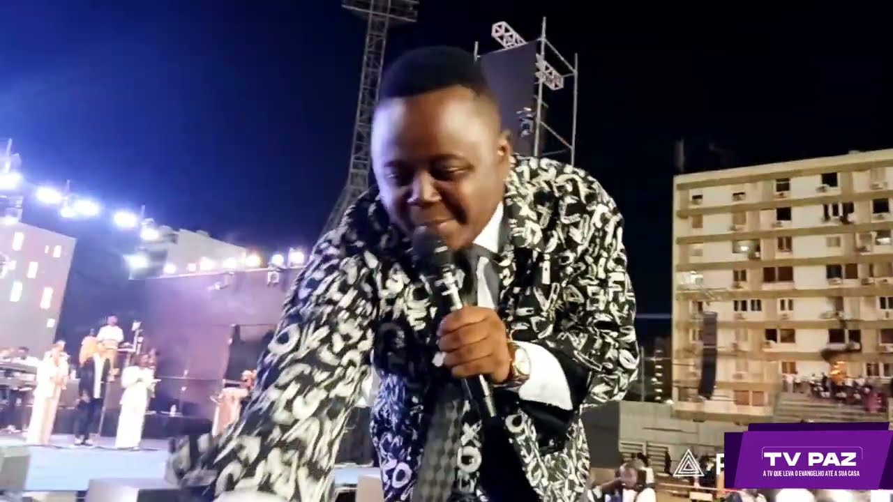 JONATHA YAFU EM GRANDE PERFONCE NO PALCO DO CONCERTO GOSPEL FUSÃO ANGOLA E RDC 