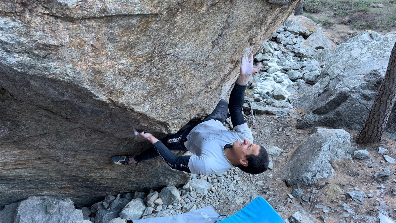 Ailefroide Bouldering : Le péché aux raisins secs, 8a+