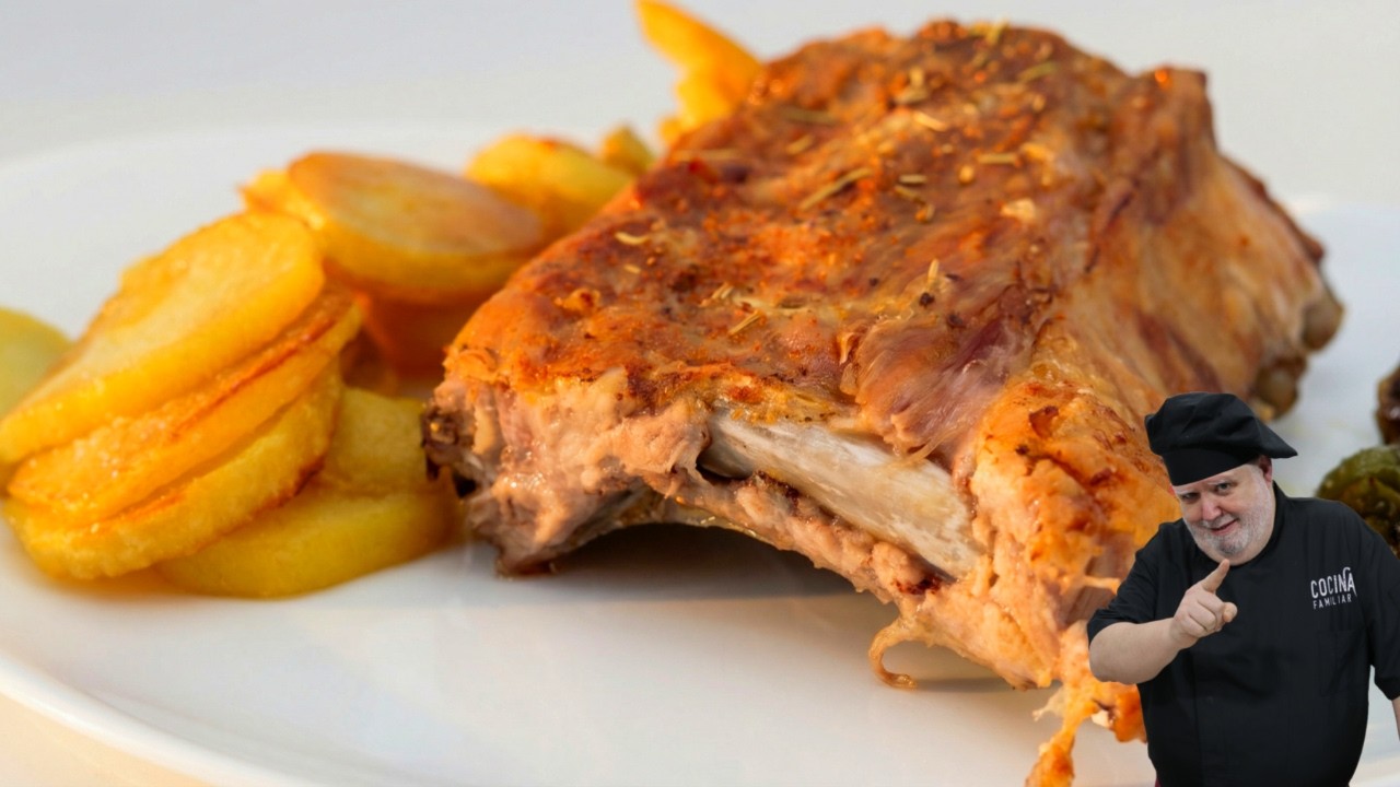 Costilla de cerdo asada con guarnición: se deshace sola 🤤🔥