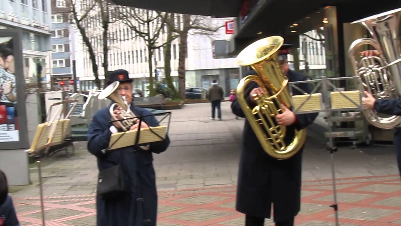 Heilsarmee spielt den Song 
