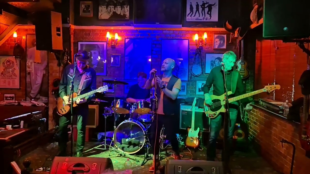 The Slogans at The Cavern, Raynes Park, London playing 'Alison' by Elvis Costello on Sat. 21/1/26.