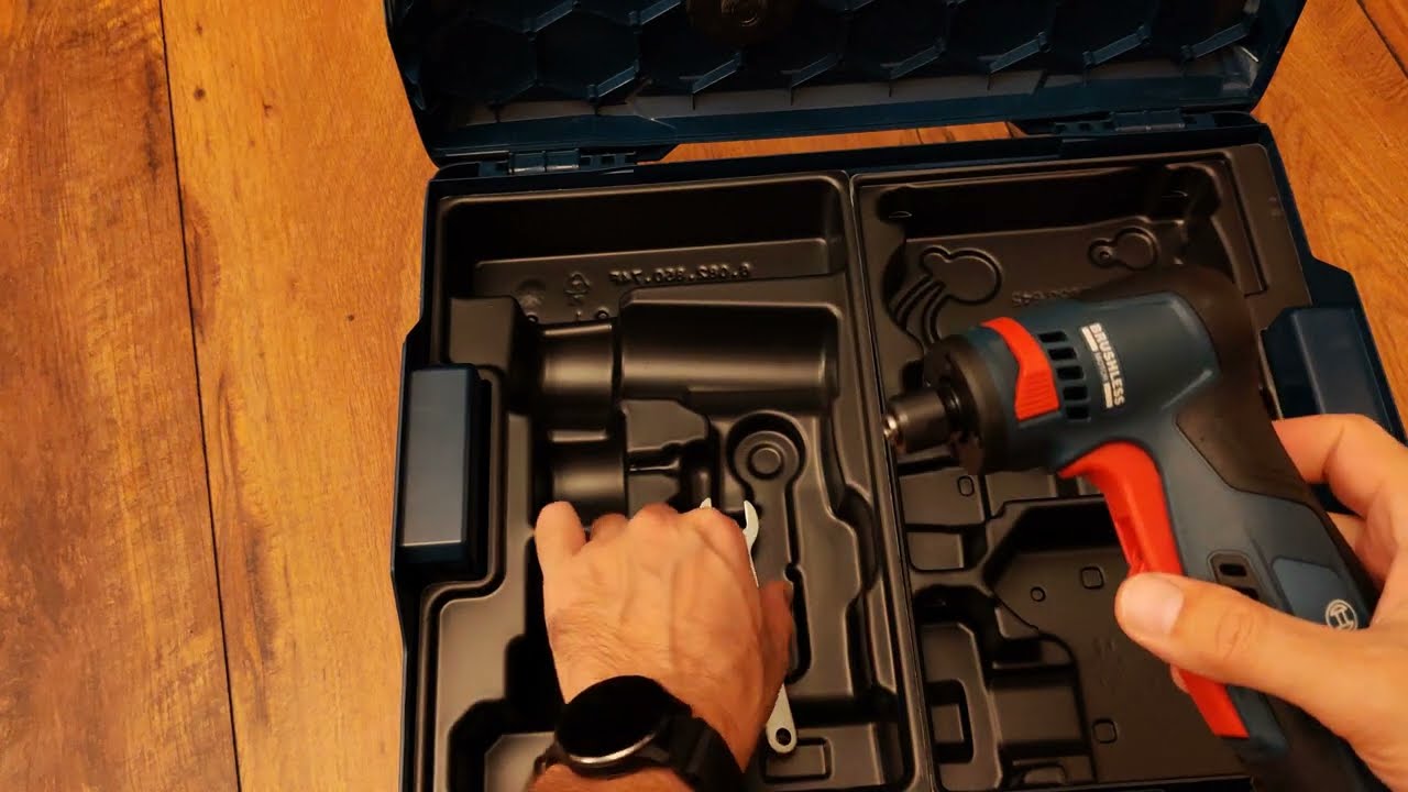 Unpacking / unboxing rotary grinder Bosch GWG 12V-50 S 06013A7001