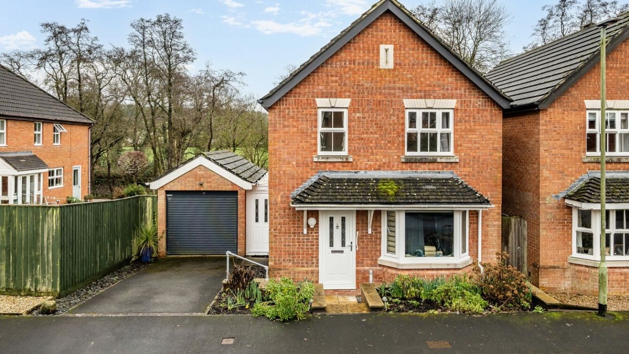 28 Culm Valley Way, Uffculme, Cullompton