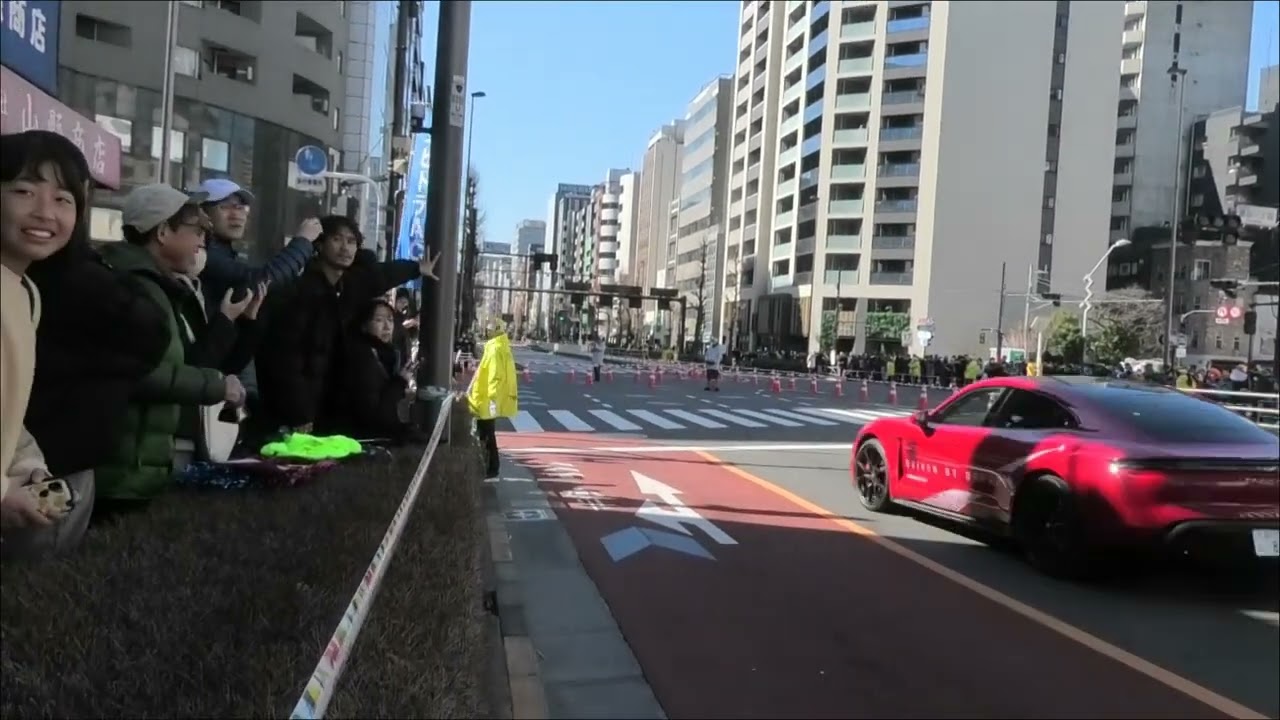 2024.3.3東京マラソン大会　蔵前一丁目交差点付近　「エリウド キプチョゲ選手がんばれ📣🇰🇪」