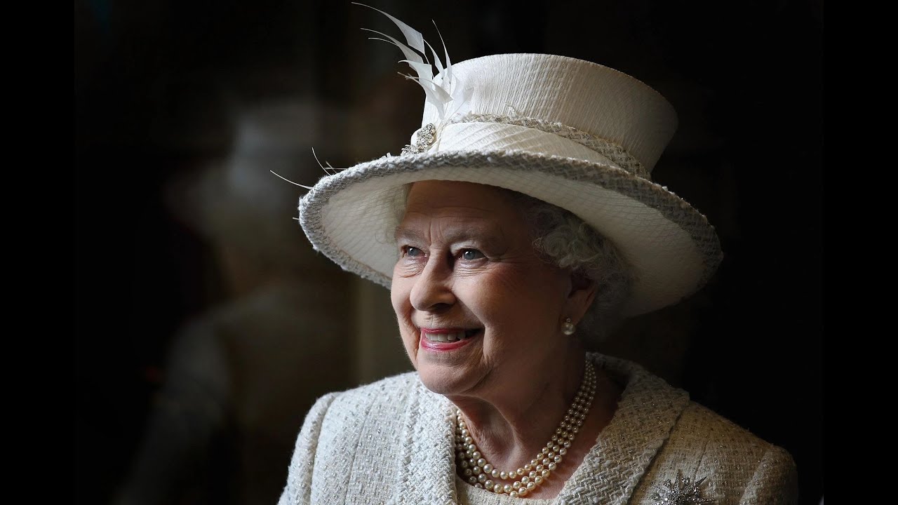 SCR Trains Pay An Anniversary Tribute To Queen Elizabeth II